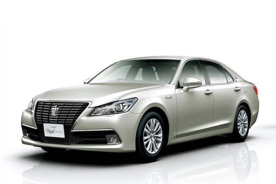 Toyota Crown Royal Saloon G Hybrid '2014